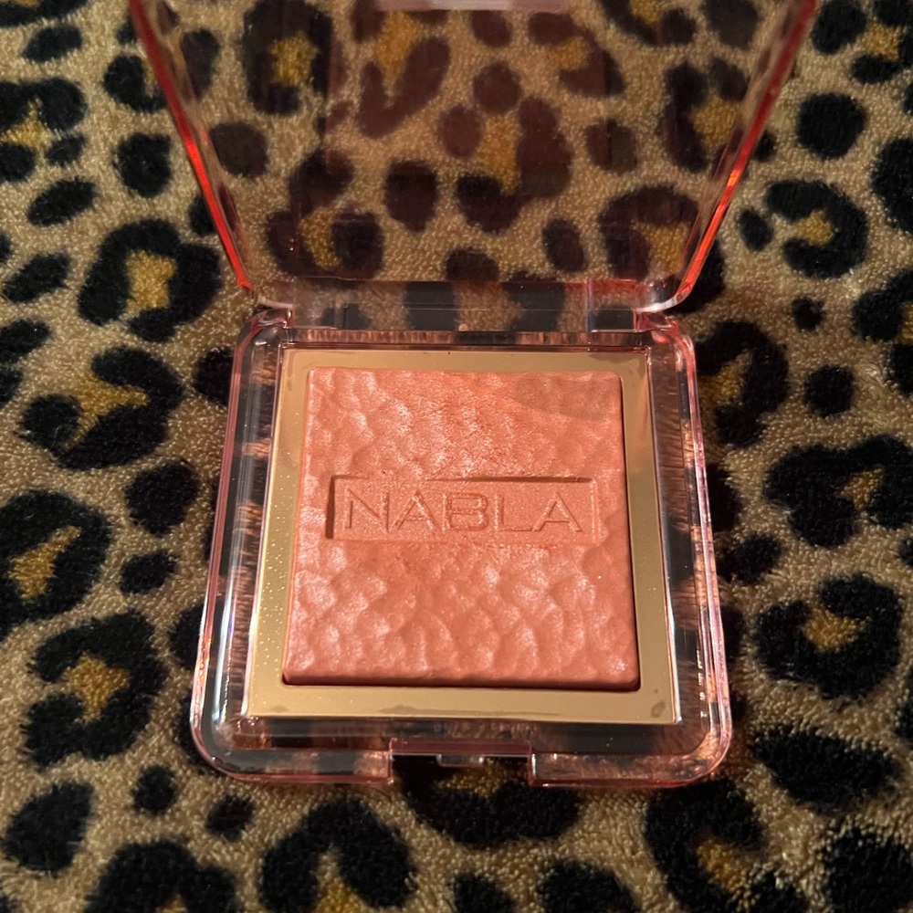 Nabla skin glazing Lola… glass skin finish glow powder - Picture 2 of 3
